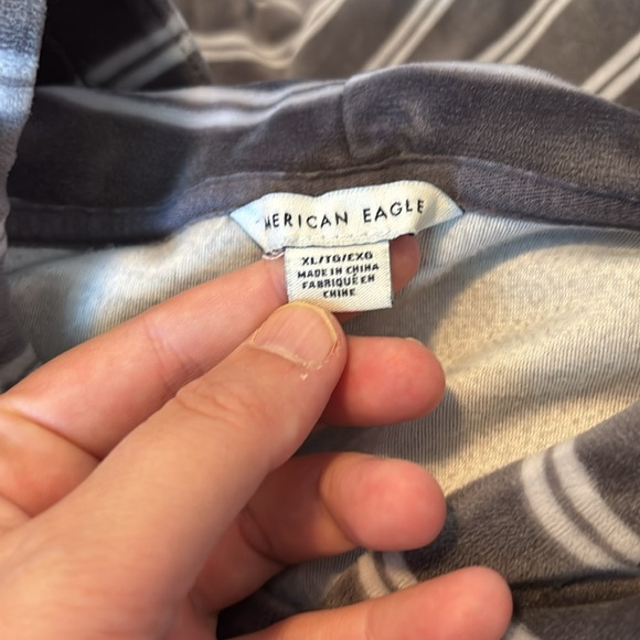 American Eagle women’s gray and white striped velour hoodie sweatshirt size XL - Picture 8 of 9